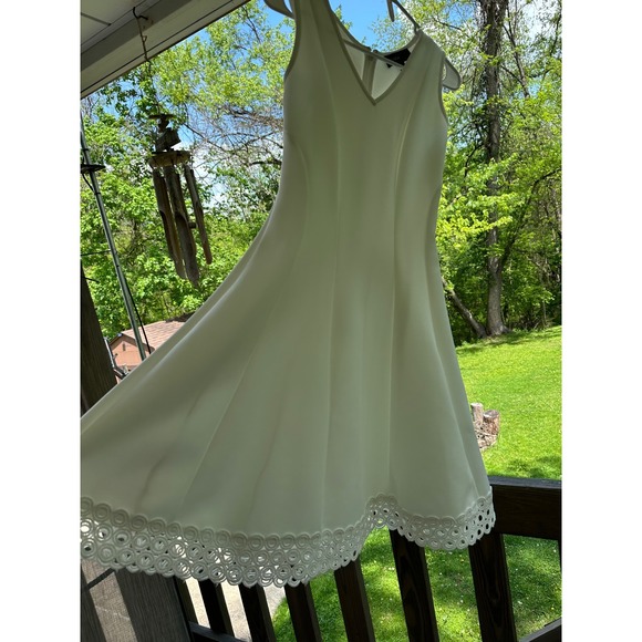 Donna Ricco White‎ Fit & Flare Dress Sleeveless Eyelet Hem Party Dress 6 - Picture 1 of 10